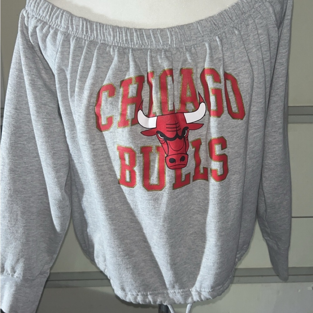 Chicago Bulls grey sweater